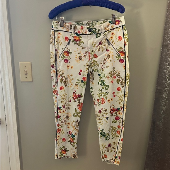 Disney Denim - Disney Colleen Atwood Floral Print Women's Pants/Capris Sz 4